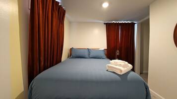 6 bedrooms, iron/ironing board, travel crib, free WiFi