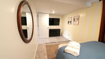 6 bedrooms, iron/ironing board, travel crib, free WiFi