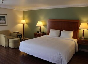 Iron/ironing board, free WiFi, bed sheets - Garvey Inn Hotel - 小台北酒店, Monterey Park (Monterey Park)