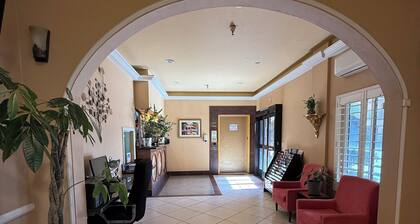 Garvey Inn