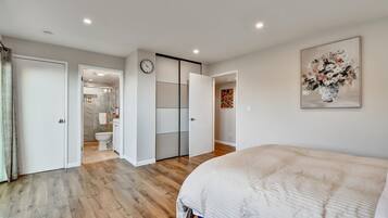 2 bedrooms, desk, iron/ironing board, free WiFi