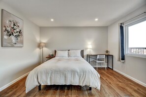 2 quartos, ferros/tábuas de passar roupa, Wi-Fi, roupa de cama