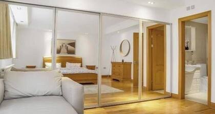 London Luxury House With 5 Bedrooms