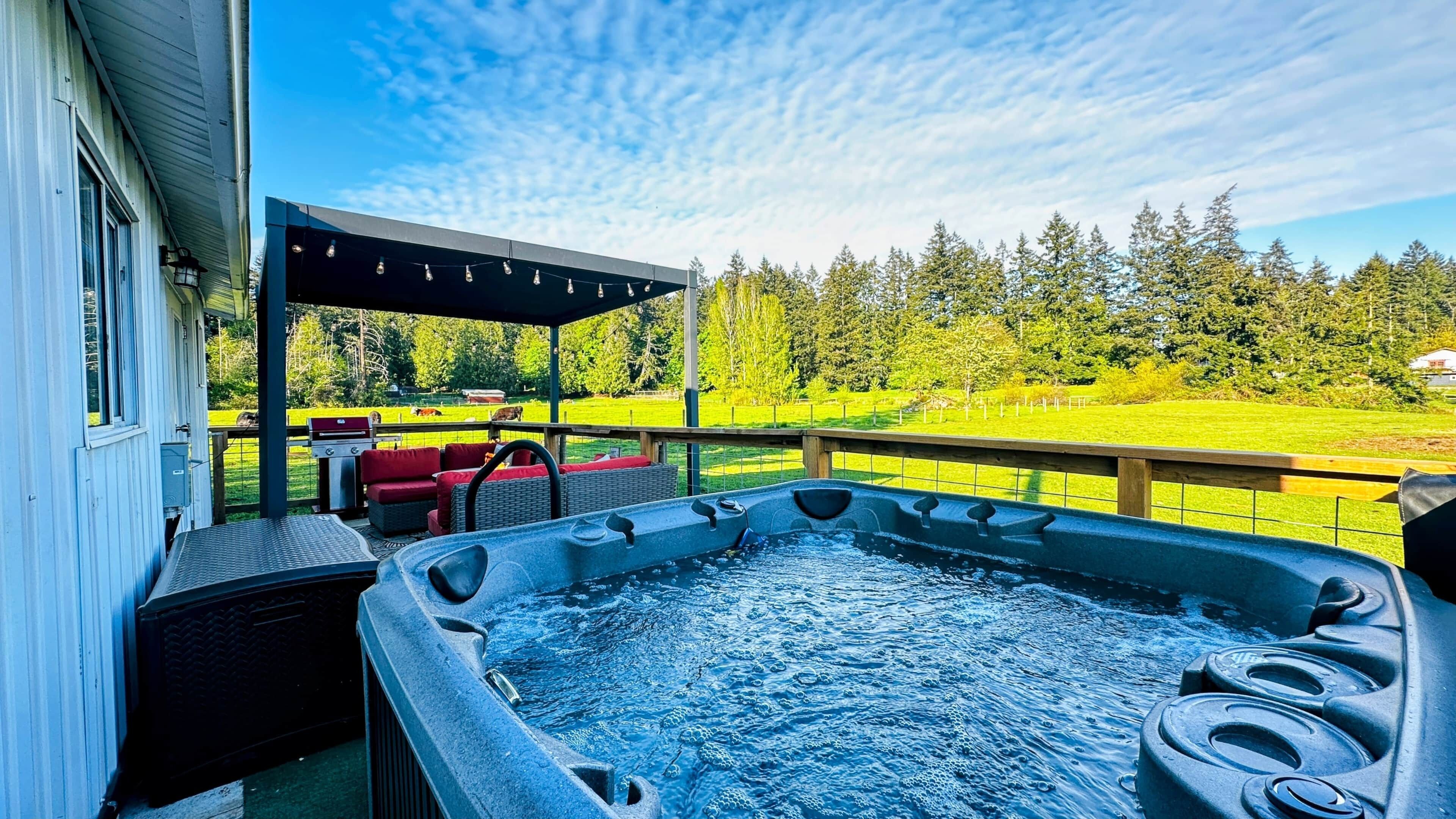 Outdoor spa tub