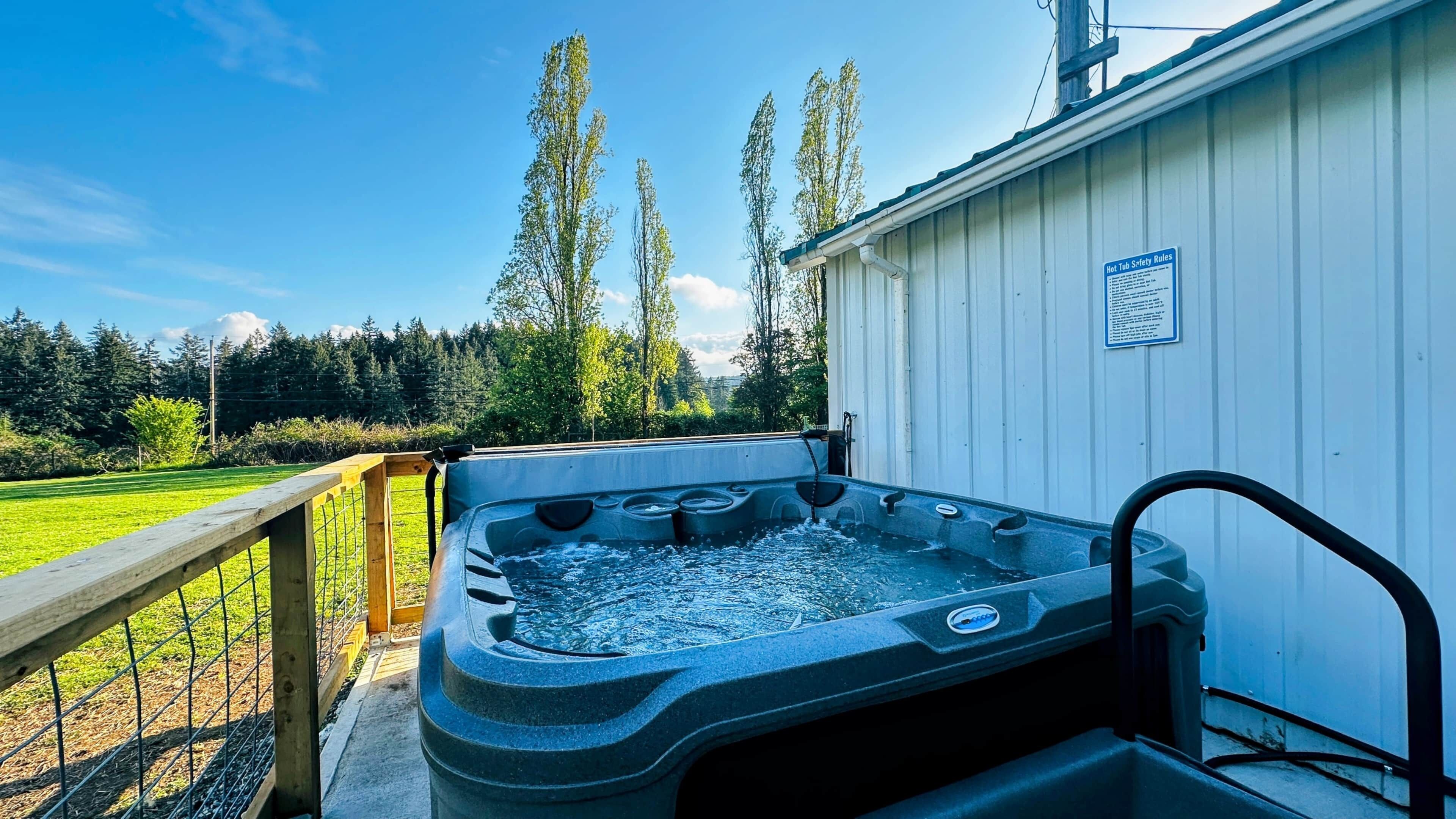 Outdoor spa tub