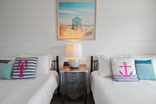 Cozy Condo Steps to Pier, Beach & Fun