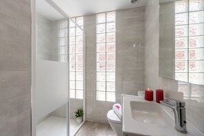 Apartment | Bathroom