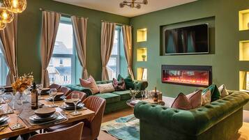 Apartment | Dining