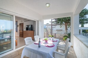 Villa | Outdoor dining