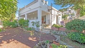 Villa | Bahagian luar