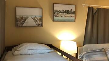 3 bedrooms, iron/ironing board, free WiFi, bed sheets