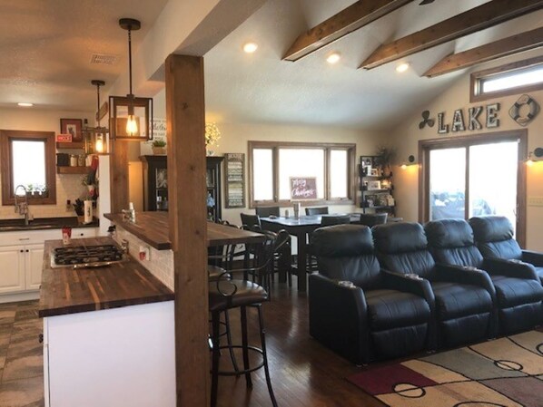 Interior - 3 Bedroom, 2 full bath lake house within minutes of Erin Hills Golf Course! (Hartford)