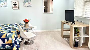 1 多间卧室、熨斗/熨衣板、WiFi、床单