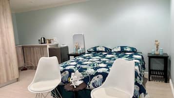 1 habitación, tabla de planchar con plancha, wifi y ropa de cama