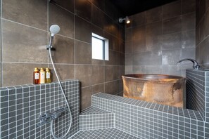 Deluxe Apartment | Bathroom | Free toiletries, hair dryer, slippers, electronic bidet - SOUBOU OTARU (Otaru)