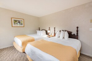 2 bedrooms, iron/ironing board, WiFi (free)
