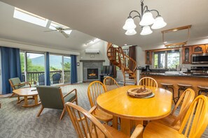 Dining - Nordic Village | Sunrise Townhouse – 2BR End Unit w/ Mountain Views (Jackson)