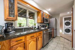 Coffee/tea maker, microwave, oven, stovetop