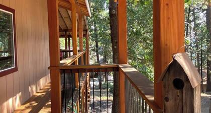 Charming 4-bedroom cabin with WiFi, AC, 5 miles from Pinecrest Lake/Dodge Ridge