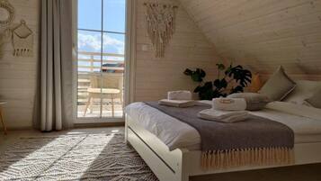 House | 2 bedrooms, individually furnished, iron/ironing board, bed sheets