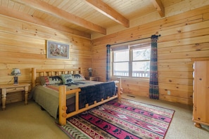 3 bedrooms, desk, iron/ironing board, WiFi