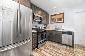 Fridge, oven, stovetop, dishwasher - Steps Away from Bear Mtn-Close to Zoo/Trails/Views (Big Bear Lake)
