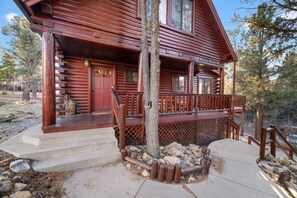 Exterior detail - Indulge in the Perfect Family Adventure (Sugarloaf)