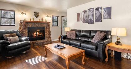 Cozy family-friendly home close to all the fun!