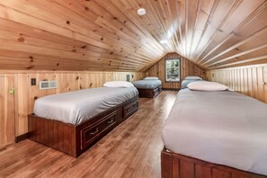 5 soveværelser, skrivebord, strygejern/strygebræt, Wi-Fi