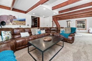 TV, fireplace - The Fox Farm - Luxury Mansion Mountain Getaway (Big Bear Lake)