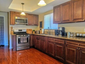 Fridge, microwave, oven, stovetop - Bear Hug Hollow - Modern Winter Escape (Big Bear)