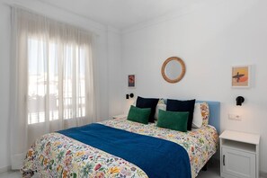 1 habitación, tabla de planchar con plancha, wifi y ropa de cama 