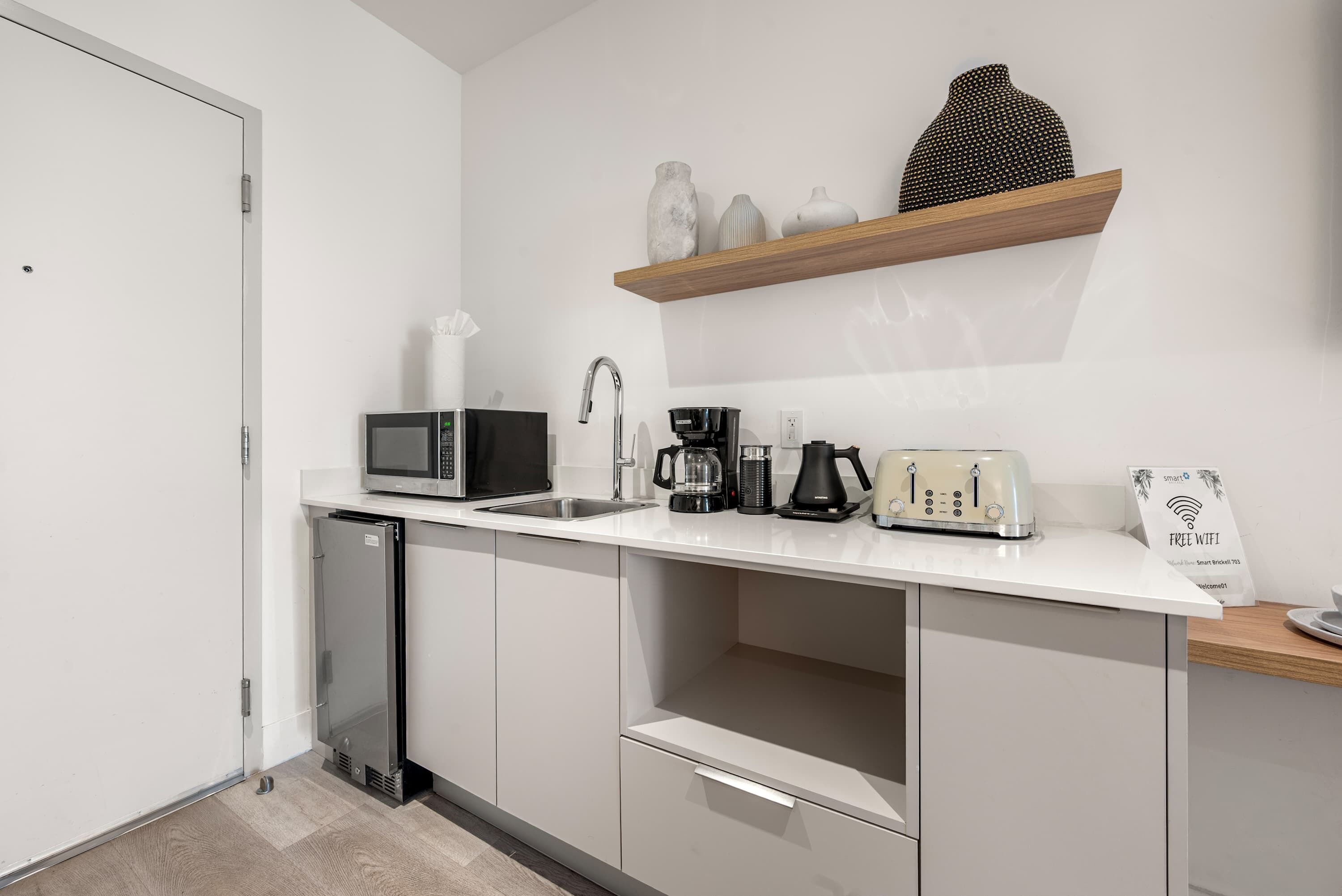 Interior - Smart Brickell Balcony Pool & Gym (Miami)