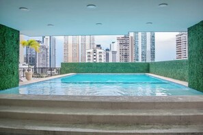 Pool - Apartment Slice of Gray in the heart of Panama City (Panamá)