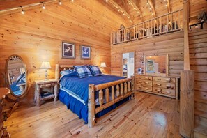 6 bedrooms, iron/ironing board, WiFi, bed sheets