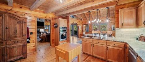 雪櫃、微波爐、焗爐、爐具