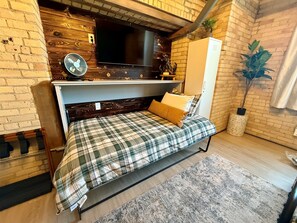 2 slaapkamers, een strijkplank/strijkijzer, reisbedje, gratis wifi