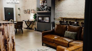 Smart TV, fireplace, books