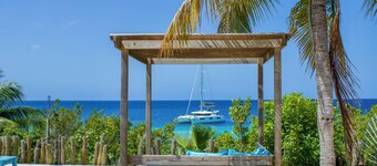 Crown Ridge 12, Crown Ridge 12 – Seaside Villa with Pool & Steps to Dive Sites