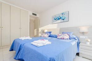 Apartment | 2 bedrooms, iron/ironing board - Apartment in Roses Near de la Punta Beach (Roses)