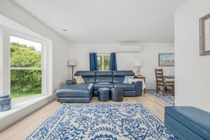 Ping pong - Cypress Cove, situated in Buxton on a soundfront lot, provides a peaceful setting in this charming rental cottage. (BUXTON)