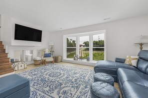 Ping pong - Cypress Cove, situated in Buxton on a soundfront lot, provides a peaceful setting in this charming rental cottage. (BUXTON)