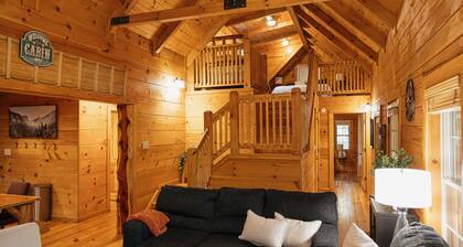 River front cabin in the Pocono mountains with property access to D&L Trail