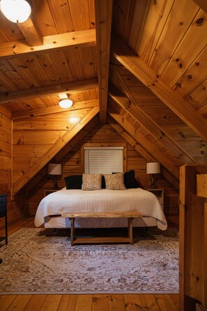 5 bedrooms, desk, travel crib, free WiFi