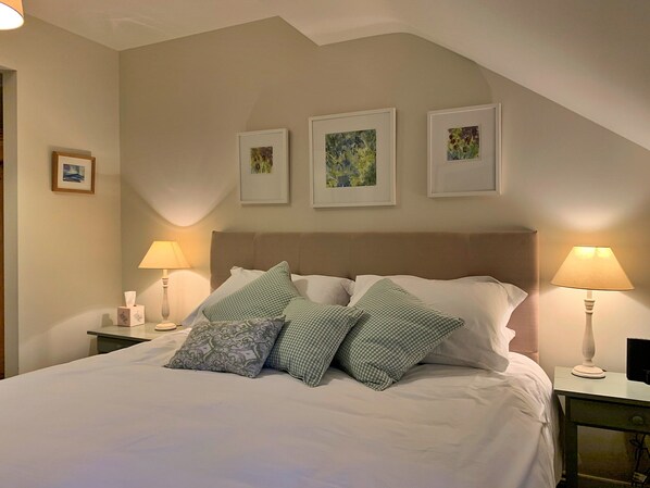 Cottage | 2 bedrooms, individually furnished