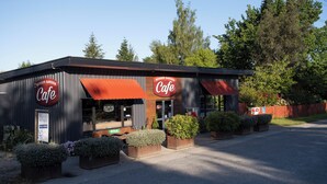 Restaurant - Benger Garden Cafe & Chalets (Ettrick)