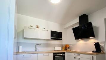 Mikrobølgeovn og oppvaskmaskin