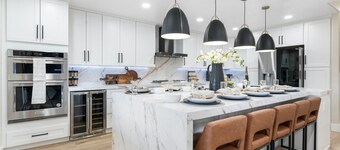 8BR/5BA Mini Resort w/4 En-Suites, HEATED Pool, Hot Tub,Billiards & Arcades