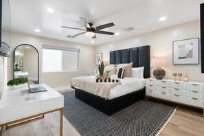 8 室のベッドルーム、旅行用ベビーベッド、WiFi (無料)、ベッドシーツ