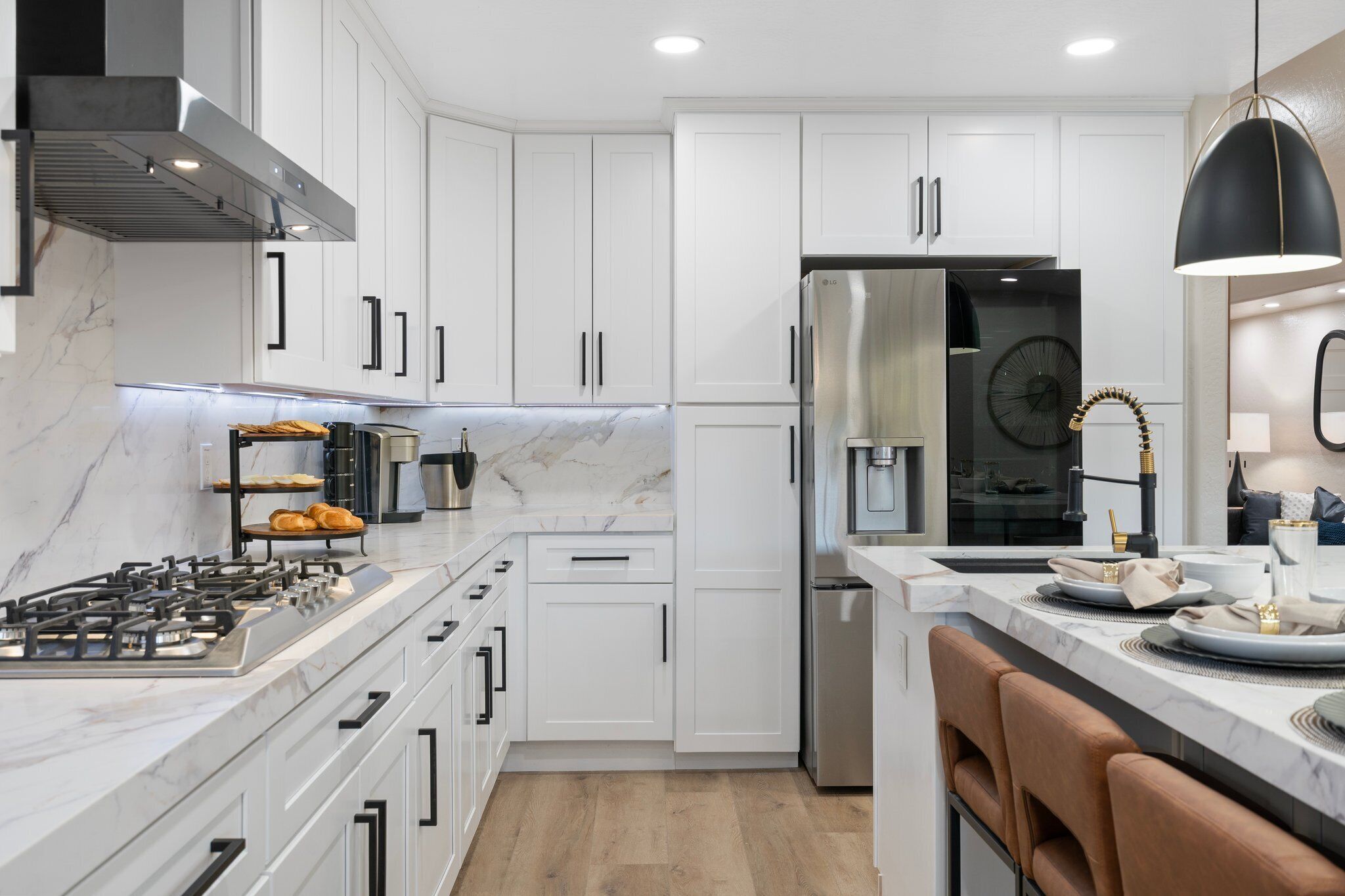 Refrigerador, microondas, horno y parrilla de estufa 